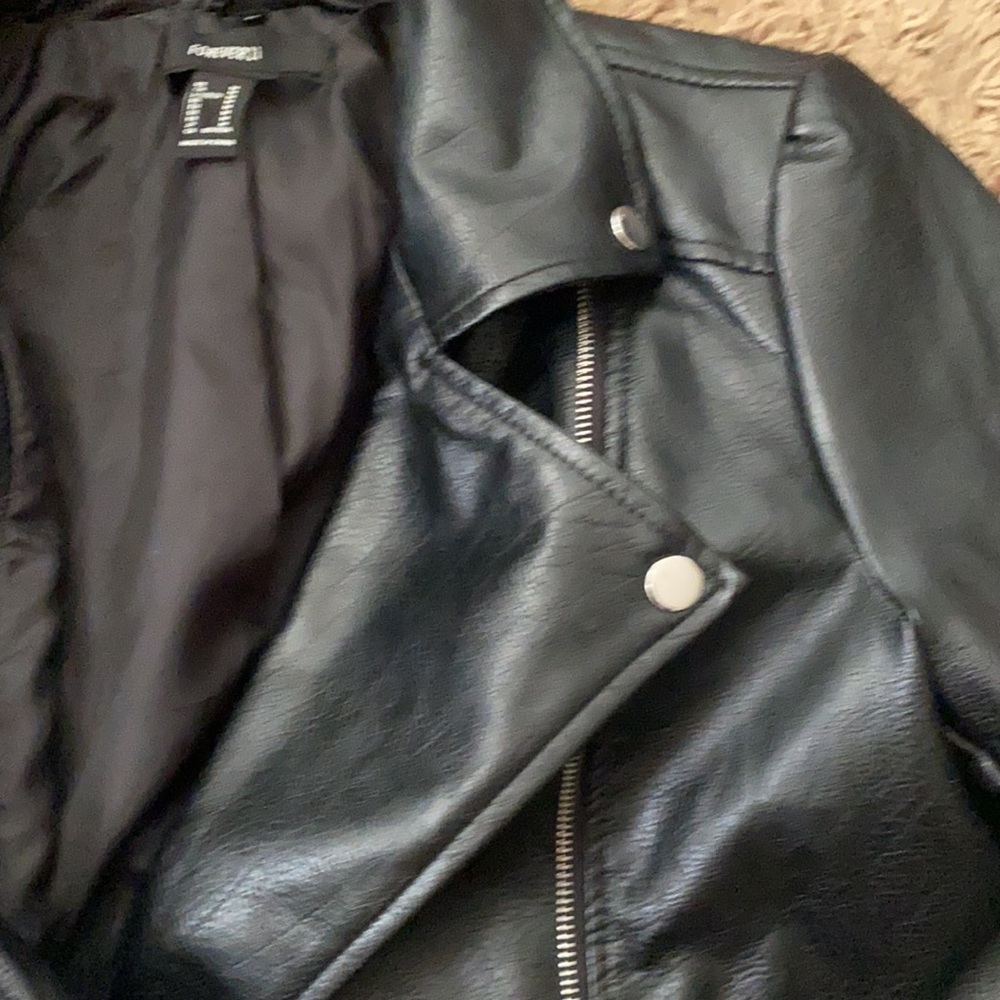 Leather jacket - Picture 3 of 4